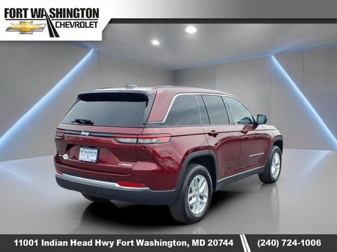 Used 2024 Jeep Grand Cherokee Laredo X w/ Luxury Tech Group I AWD/4WD image 3