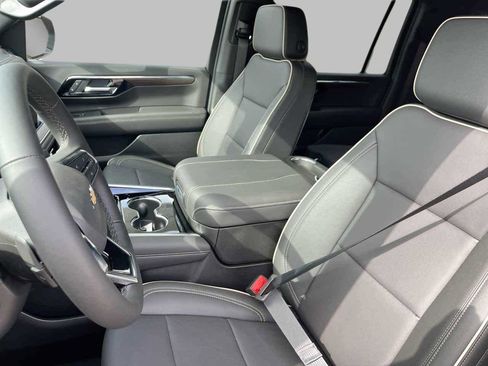New 2026 Chevrolet Suburban Premier w/ Sun And Tow Package AWD/4WD image 20