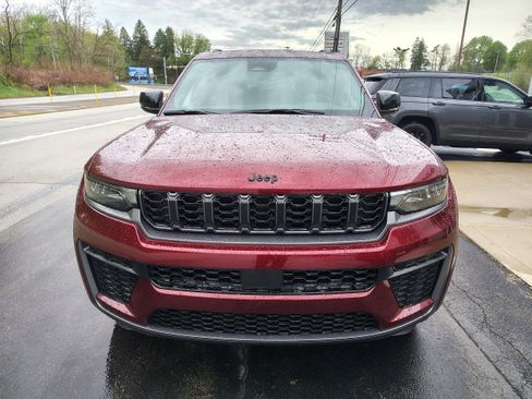 New 2026 Jeep Grand Cherokee L 4WD image 3