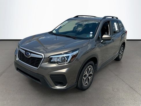 Used 2020 Subaru Forester Premium AWD/4WD image 3