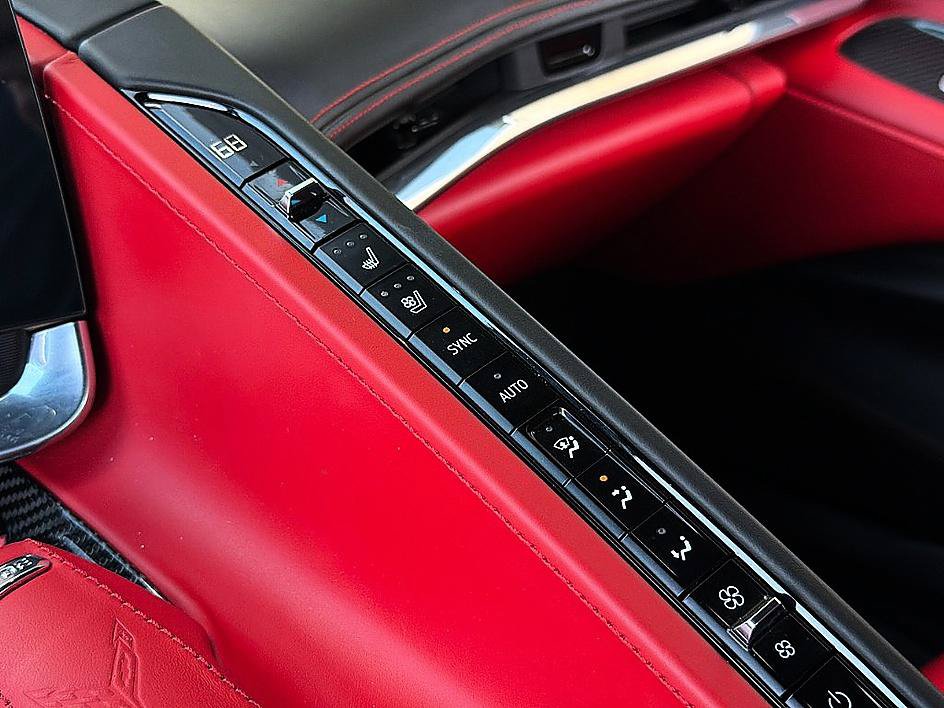 Used 2020 Chevrolet Corvette Stingray Premium Cpe w/ 3LT Preferred Equipment Group RWD image 13