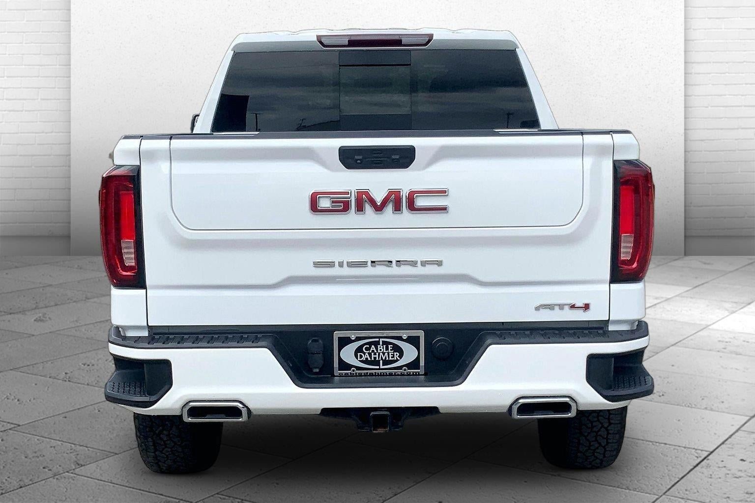 Used 2022 GMC Sierra 1500 AT4 w/ AT4 Preferred Package AWD/4WD image 3