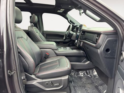 Used 2024 Ford Expedition Limited image 10