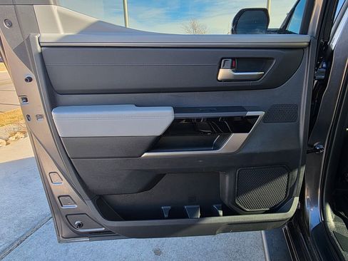 Used 2025 Toyota Tundra Limited image 36