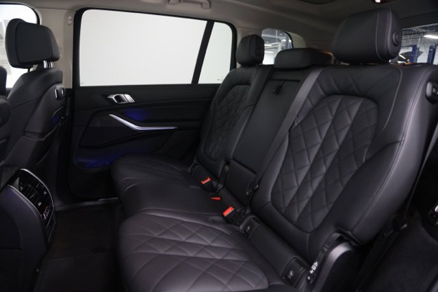 Used 2024 BMW X7 xDrive40i AWD/4WD image 39