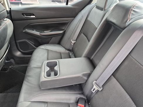 Used 2021 Nissan Altima 2.5 SR w/ SR Premium Package image 17