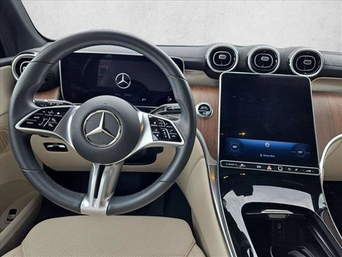 Used 2023 Mercedes-Benz GLC 300 image 17