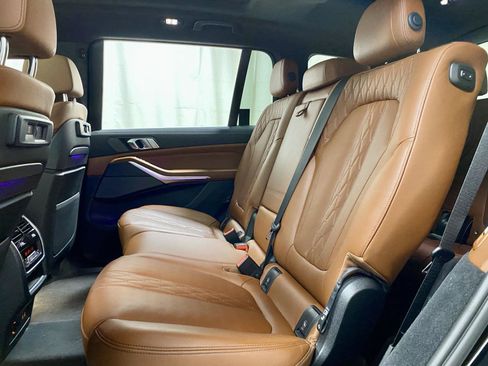 Used 2022 BMW X7 M50i AWD/4WD image 19