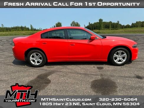 Used 2020 Dodge Charger SXT w/ Leather Interior Group RWD image 1