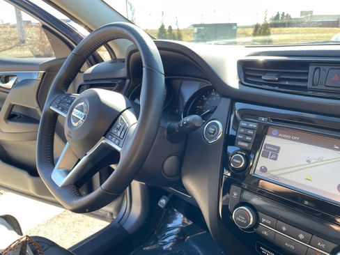 Used 2018 Nissan Rogue Sport SL image 21