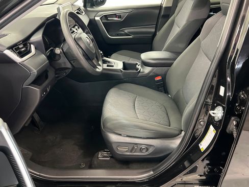 Certified 2025 Toyota RAV4 XLE image 18