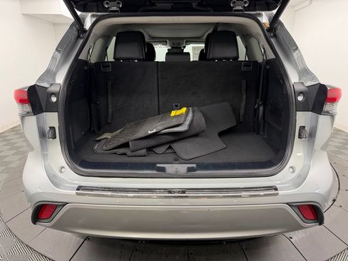 Used 2022 Toyota Highlander Platinum FWD image 15
