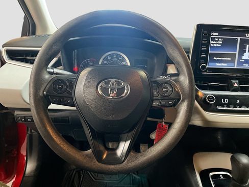 Used 2021 Toyota Corolla LE FWD image 11
