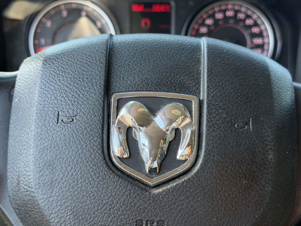 Used 2020 RAM 1500 4x4 Crew Cab Classic w/ Chrome Appearance Group image 29