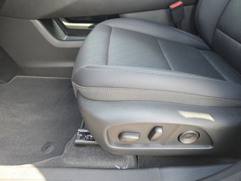 New 2026 Chevrolet Equinox LT w/ Convenience Package II image 17