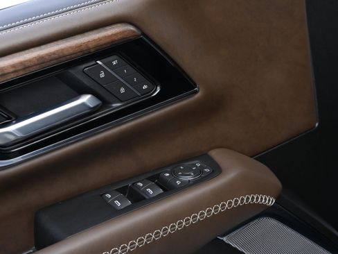 Used 2025 GMC Yukon Denali Ultimate image 30