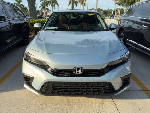 Used 2022 Honda Civic EX image 3