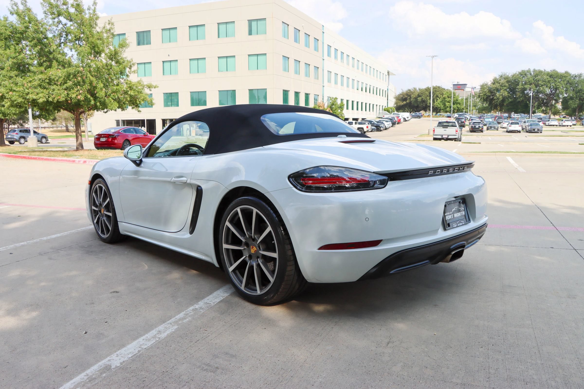 Used 2019 Porsche 718 Boxster RWD image 13