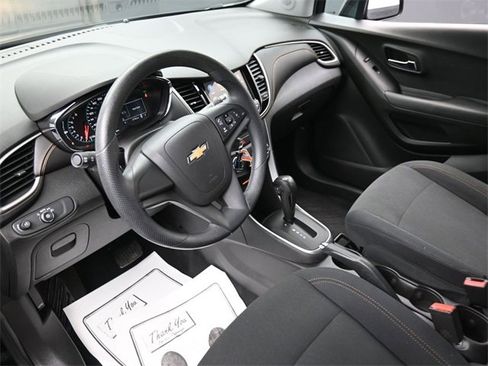 Used 2019 Chevrolet Trax LS image 18