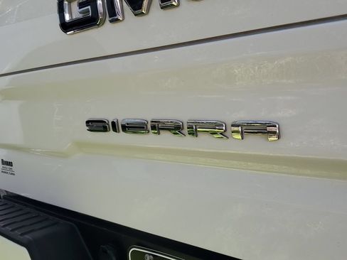 Used 2023 GMC Sierra 1500 Elevation RWD image 7