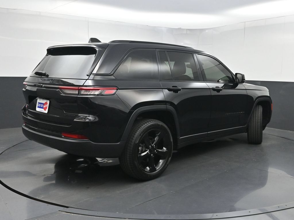 Used 2023 Jeep Grand Cherokee Limited w/ Black Appearance Package RWD image 29