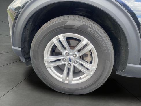 Certified 2024 Ford Explorer XLT w/ Equipment Group 202A AWD/4WD image 2