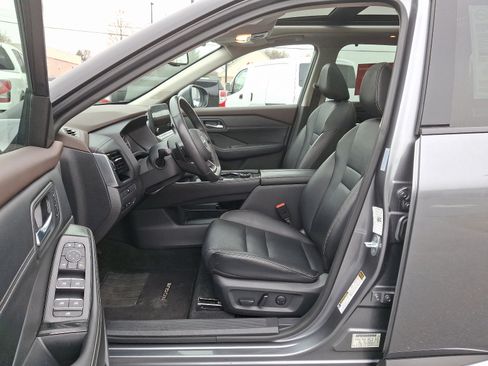 Certified 2023 Nissan Rogue SL w/ SL Premium Package image 16