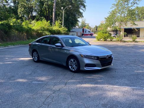 Used 2018 Honda Accord LX image 3