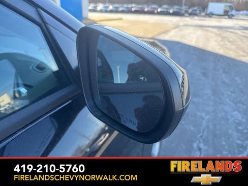 New 2026 Chevrolet Trax LT w/ Sunroof Package image 32