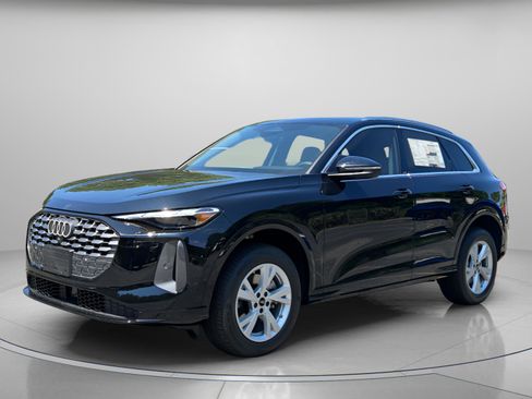 New 2025 Audi Q5 Premium image 2