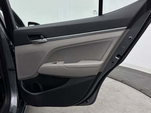 Used 2019 Hyundai Elantra SEL FWD image 28