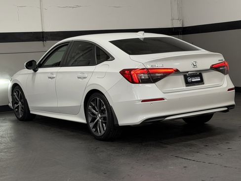 Used 2024 Honda Civic Touring image 9