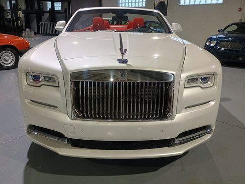 Used 2018 Rolls-Royce Dawn RWD image 27