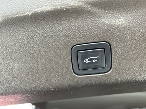 Used 2022 GMC Yukon SLT image 11