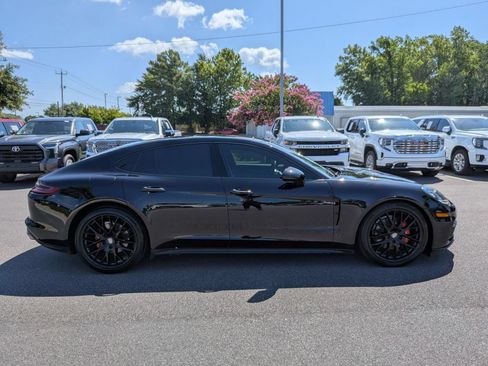 Used 2020 Porsche Panamera RWD image 2