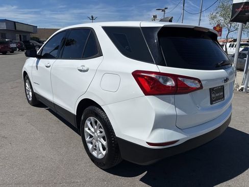 Used 2019 Chevrolet Equinox LS image 3