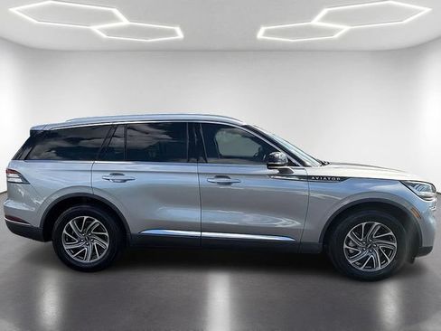 Used 2021 Lincoln Aviator AWD w/ Elements Package image 4