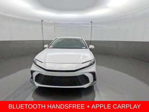 Certified 2025 Toyota Camry SE FWD image 3