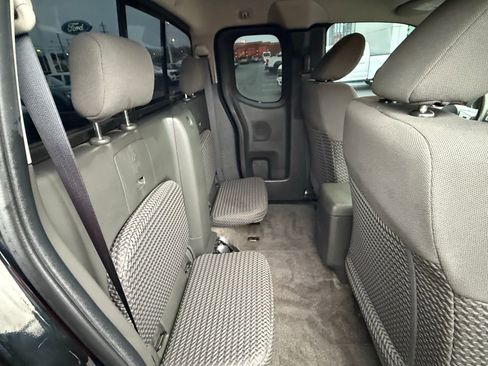 Used 2017 Nissan Frontier SV image 16