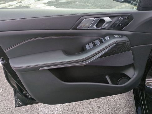 Certified 2022 BMW X7 xDrive40i w/ Premium Package image 7