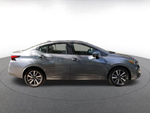 Used 2025 Nissan Versa SV image 8