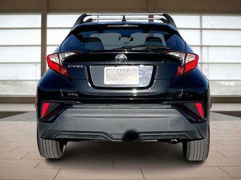 Used 2022 Toyota C-HR XLE image 4