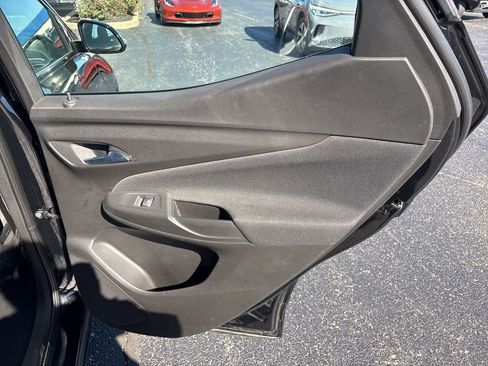 Used 2022 Chevrolet Bolt EUV LT w/ Comfort Package image 16