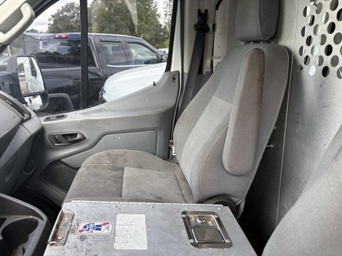 Used 2016 Ford Transit 150 130 Low Roof w/ Exterior Upgrade Package RWD image 4