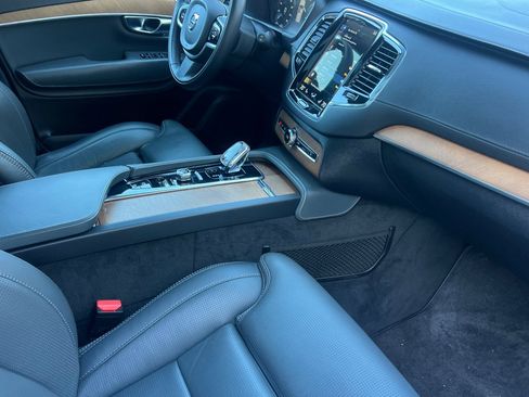 Used 2020 Volvo XC90 T8 Inscription image 17