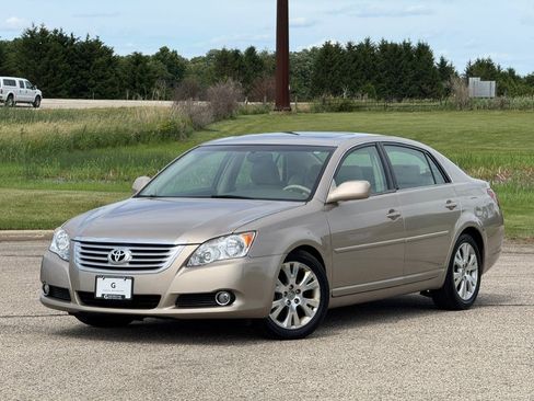 Used 2008 Toyota Avalon XLS FWD image 2