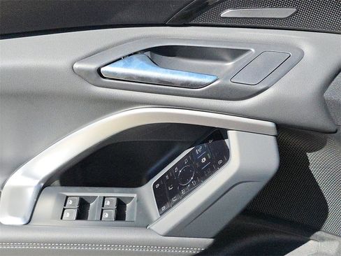 New 2025 Audi Q5 Prestige image 19