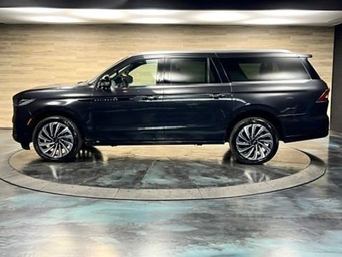 Used 2025 Lincoln Navigator L Black Label AWD/4WD image 25