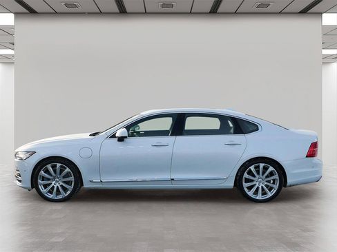 Used 2018 Volvo S90 T8 Inscription w/ Convenience Package image 3