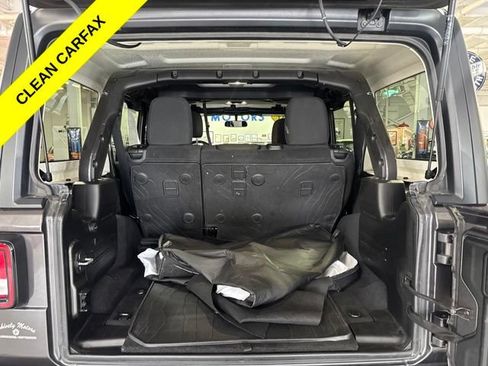Used 2021 Jeep Wrangler Unlimited Sahara w/ Cold Weather Group AWD/4WD image 31